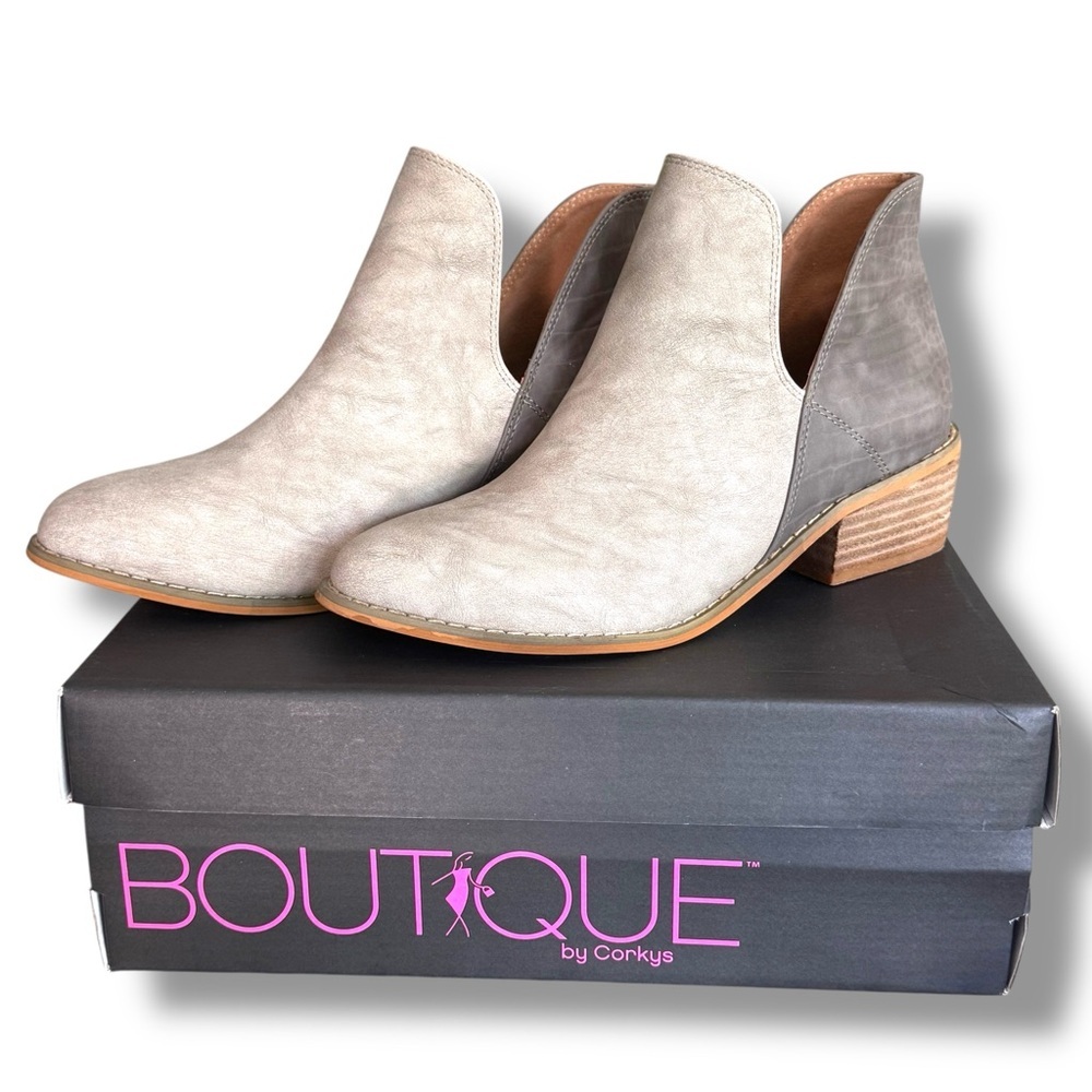NWOT Boutique by Corky’s Size 8 Wayland 2-Tone Gray Slip-on Booties - Picture 2 of 9